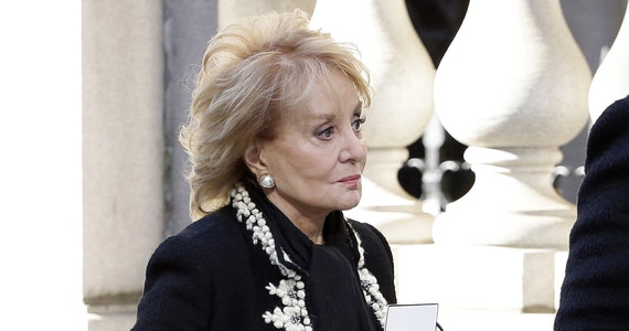 W wieku 93 lat zmarła słynna dziennikarka, ikona amerykańskiej telewizji Barbara Walters. Zasłynęła m.in. przełamaniem "szklanego sufitu", ukrytej bariery dyskryminacji kobiet w dziennikarstwie telewizyjnym - była pierwszą kobietą, która poprowadziła, w 1976 roku, wieczorne wiadomości w sieci ABC News.