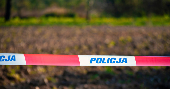 Zwłoki znaleziono przy ul. Kieleckiej w Gdyni. Policjanci wyjaśniają okoliczności śmierci mężczyzny.