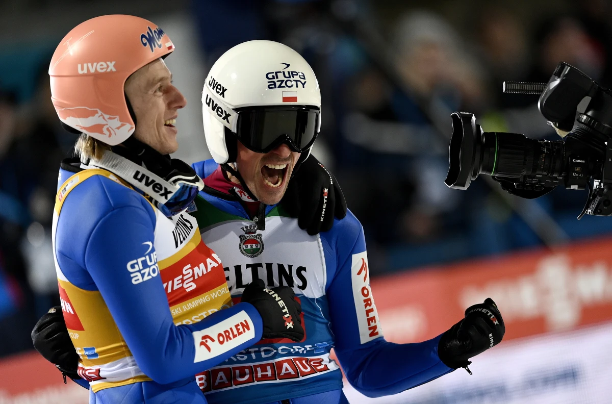 Lider Pucharu Świata Dawid Kubacki nie zwalnia tempa. Polak wygrał sobotnie kwalifikacje do noworocznego konkursu Turnieju Czterech Skoczni w Garmisch-Partenkirchen. Czwarte miejsce zajął Piotr Żyła. Do konkursu awansowało pięciu Polaków.