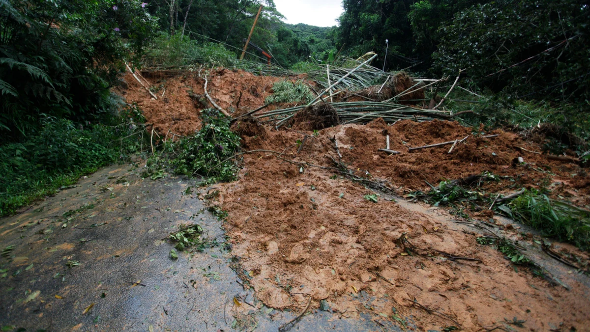 Rok 2022, podobnie zresztą jak poprzednie, przyniósł szereg katastrof naturalnych w różnych zakątkach świata - powodzi, trzęsień ziemi, cyklonów tropikalnych, erupcji wulkanów czy upałów. W ich wyniku życie straciły dziesiątki tysięcy osób. RMF24 przedstawia subiektywne zestawienie kataklizmów, do których doszło w minionym roku. Pod uwagę braliśmy m.in. liczbę ofiar, rozmiar szkód i medialność.