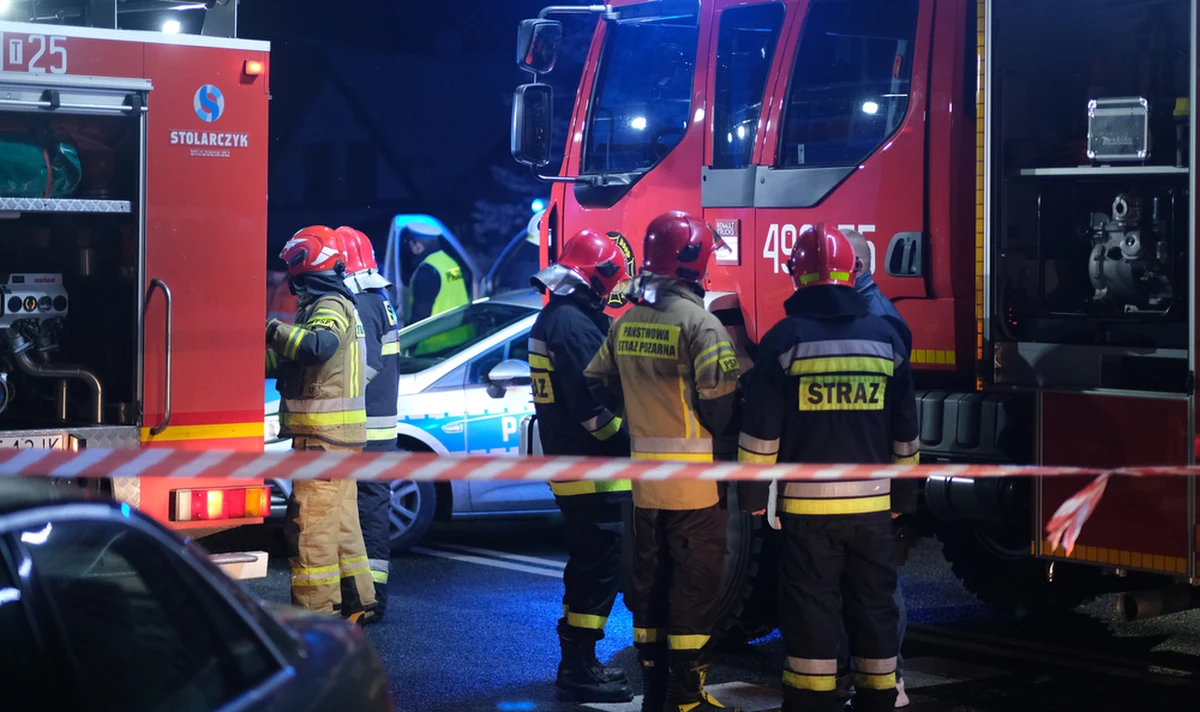 Woda z przerwanej grobli we wsi Borowo pod Kaliszem Pomorskim nie spowodowała żadnych szkód - poinformował RMF FM prezes OSP w Kaliszu Pomorskim Przemysław Antosiak. Jak zaznaczył, do przerwania tamy doszło z powodu działalności bobrów.