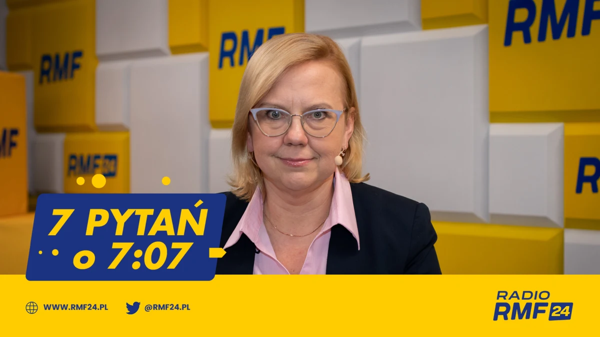 "Bardzo się cieszymy, że tych podwyżek nie ma. Prezes (Obajtek – red.) zapowiadała, że cena będzie stabilna i taka jest” – mówiła minister klimatu i środowiska Anna Moskwa rozmowie 7 pytań o 7:07 w internetowym Radiu RMF24. Minister była pytana o to, czy fakt, że paliwo po powrocie 23-proc. stawki VAT kosztuje tyle samo, ile w ubiegłym roku, gdy VAT był dużo niższy, nie oznacza, że Orlen w ostatnich miesiącach zawyżał mocno hurtowe ceny paliw, korzystając z pozycji monopolisty na rynku. „Gdyby były jakiekolwiek nieprawidłowe zachowania na rynku, zawsze mamy UOKiK, który może interweniować. Jeśli nie takiej kontroli i wniosków z kontroli, to znaczy że sytuacja jest stabilna i prawidłowa” – odpowiedziała minister.