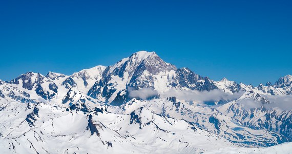 Afera wokół zaskakującego biwaku… na szczycie Mont Blanc. Władze sławnego kurortu Saint-Gervais wniosły skargę przeciwko dwóm alpinistom, którzy - wbrew zakazowi - rozbili namiot na najwyższym alpejskim szczycie.