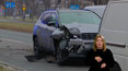 "Stop drogówka": Kierowca Jeepa zniszczył drogowy pylon i zaparkowany samochód