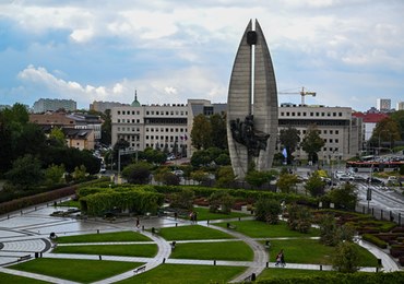 ​Pomnik - symbol Rzeszowa za metalowym płotem. Władze miasta chcą przejąć teren