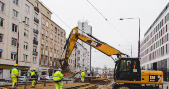 Trwa budowa tramwaju do Wilanowa. W związku z tym, w czwartek, 5 stycznia, zmieni się organizacja ruchu na ul. Jana III Sobieskiego. Usprawniony zostanie przejazd autobusów w rejonie prac - informuje warszawski ratusz.