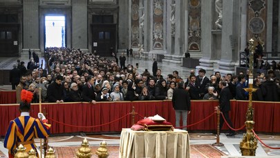 Świat żegna Benedykta XVI. W czwartek uroczystości pogrzebowe 