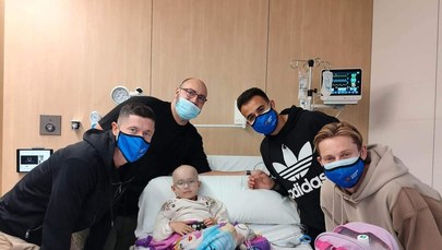 Robert Lewandowski odwiedził dzieci w szpitalu w Barcelonie. Spotkał małą Maję z Połczyna