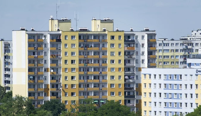 Pięcioosobowa rodzina mieszka w aneksie kuchennym. Mają płacić 2500 zł