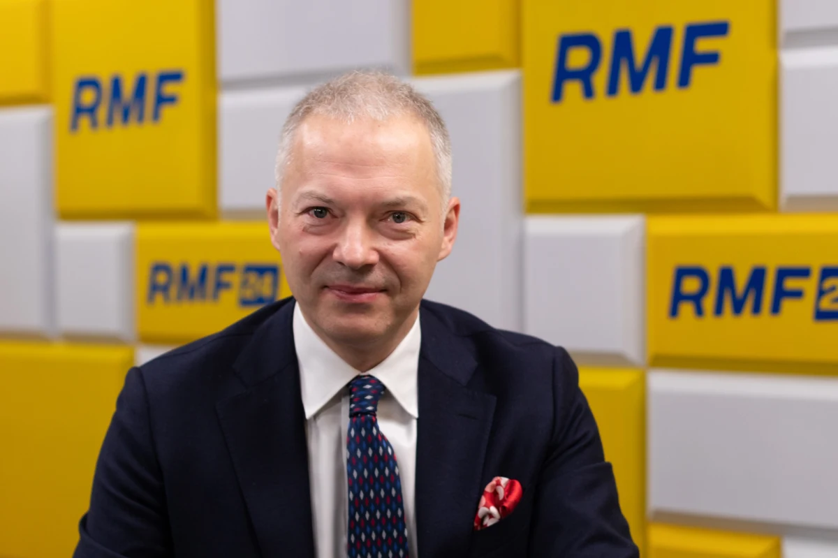 "Polsce należą się reparacje wojenne od Niemiec" - mówił w Porannej rozmowie w RMF FM wiceminister funduszy i polityki regionalnej, a zarazem wiceprezes Partii Republikańskiej – Jacek Żalek. "Jeżeli komuś coś zabierzesz, ukradniesz, zabijesz, zgwałcisz, splądrujesz, spalisz, to niestety ponosisz – nie tylko w prawie cywilnym, ale również międzynarodowym – konsekwencje" – podkreślał gość Roberta Mazurka. 