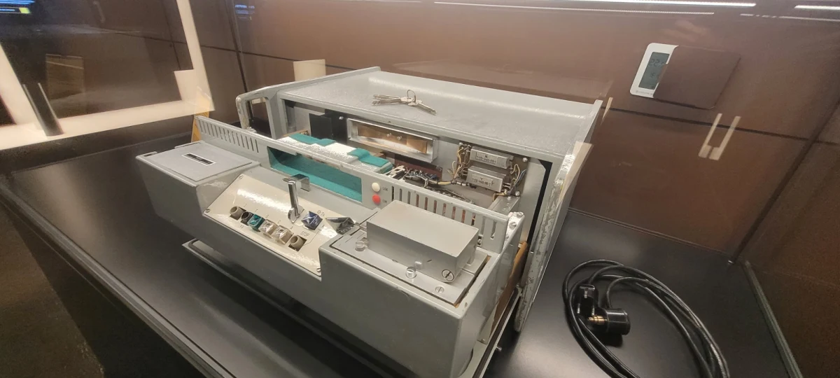 Centrum Szyfrów Enigma  w Poznaniu sprowadziło do swoich zbiorów kolejny eksponat. Jednak tym razem nie dotyczy od czasów drugiej wojny światowej, a późniejszego okresu. Czym jest  Tg S-1 M DUDEK? Sprawdziliśmy!