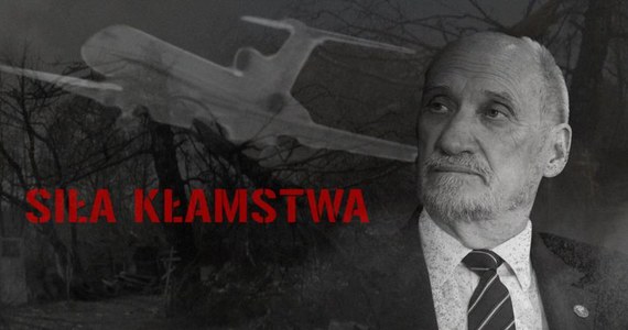 Redakcja "Faktów" TVN i TVN24 wydała w poniedziałek oświadczenie w sprawie reportażu Piotr Świerczka "Siła kłamstwa" dotyczącym prac podkomisji smoleńskiej. To reakcja na postępowanie KRRiT ws. ukarania stacji. Ze skargą do Krajowej Rady Radia i Telewizji zwrócił się były szef MON Antoni Macierewicz. Materiał "Siła kłamstwa" znajdziecie w tym artykule. 