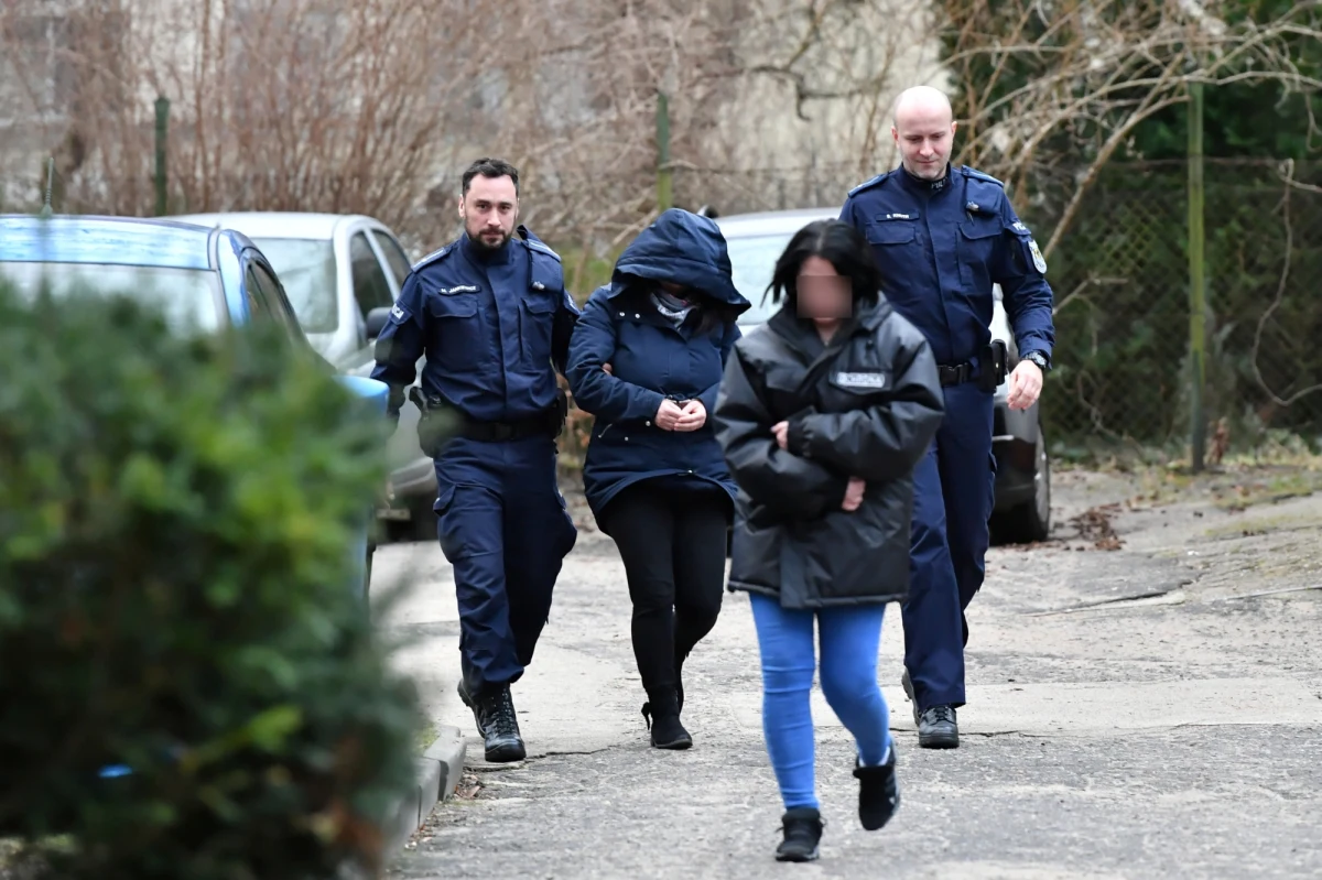 Sąd Rejonowy w Wejherowie, na wniosek prokuratury, zastosował trzymiesięczny areszt dla obojga rodziców uduszonej dziewczynki z Wejherowa (woj. pomorskie). We wtorek rodzice usłyszeli zarzuty. Ojciec będzie odpowiadał za zabójstwo. Matka za znęcanie się nad córką.
