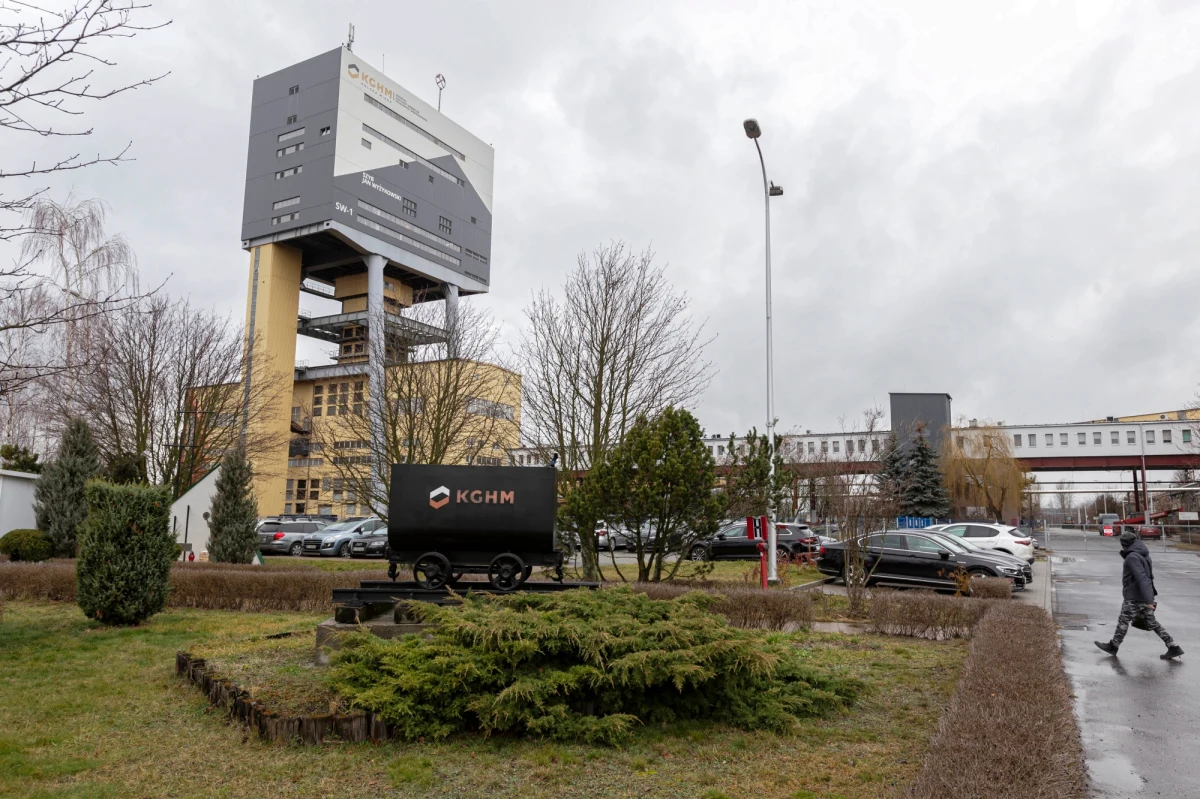 Czterech górników zostało lekko poszkodowanych w wyniku nocnego wstrząsu w kopalni miedzi Polkowice-Sieroszowice na Dolnym Śląsku. Na szczęście nikt nie ucierpiał w wyniku wstrząsów, do których doszło dziś po południu w innej dolnośląskiej kopalni - Rudna koło Polkowic.