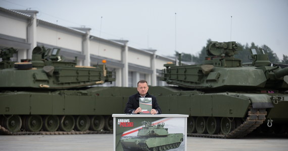 "Wzmacniamy pancerną pięść Wojska Polskiego, wzmacniamy Polskie Siły Zbrojne, by skutecznie odstraszyć agresora" - powiedział wicepremier, szef MON Mariusz Błaszczak, który zatwierdził w środę umowę na dostawę polskiej armii 116 czołgów M1A1 Abrams. 