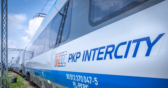 Od 11 stycznia br. zaczną obowiązywać wyższe ceny biletów na przejazdy pociągami - poinformowało PKP Intercity. Podwyżkę uzasadniono m.in. znaczącymi zmianami cen energii elektrycznej. Ceny biletów wzrosną nawet o blisko 18 proc.