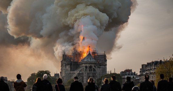 Nowy wystrój wnętrza katedry Notre-Dame będzie mniej "nowoczesny", niż zapowiadano. To zapewnienie paryskiego arcybiskupstwa po pierwszym etapie konkursu, którego zwycięzcy powierzone ma zostać wykonanie m.in. tabernakulum, ławek dla wiernych, foteli dla kapłanów i ambony.