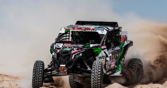 18-letni Eryk Goczał z Energylandia Rally Team wygrał już drugi etap Rajdu Dakar w kategorii lekkich pojazdów SSV (UTV). W środę był najszybszy na pętli wokół Hail. Duże problemy z powodu wypadku miał jego ojciec Marek, który stracił prowadzenie w klasyfikacji generalnej.