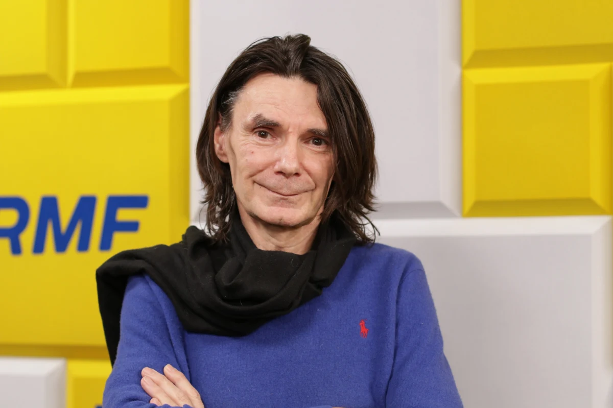 "To typowo niemiecka odpowiedź, precyzyjna, krótka, spuentowana" - tak w Popołudniowej rozmowie w RMF FM historyk, watykanista i politolog prof. Arkadiusz Stempin komentuje odpowiedź Niemiec na polską notę w sprawie reparacji wojennych. Wynika z niej, że rząd niemiecki nie zamierza podejmować negocjacji w tej sprawie. Czy to skandaliczna odpowiedź? "By użyć metafory: Nieprzypadkowo po polskim papieżu nadszedł niemiecki. Byłby to wzór modelowej współpracy - także dla obecnych rządzących w Warszawie i Berlinie" - odpowiada profesor. "Nie ma chemii między obydwoma rządami. To jest szkodliwe, ponieważ racja stanu Polski zakłada silne oparcie w Unii Europejskiej i w Berlinie. Nie udało nam się stworzenie kontrprojektu w postaci Trójmorza. I dobrze byłoby w obecnej sytuacji, kiedy mamy wojnę na Wschodzie, kiedy mamy nierozstrzygniętą jeszcze politykę amerykańską wobec Chin, nie mamy wygenerowanego konfliktu wokół Tajwanu - gdyby Polska była ubezpieczona z dwóch stron. Z Unii Europejskiej i z Waszyngtonu" - dodaje. 