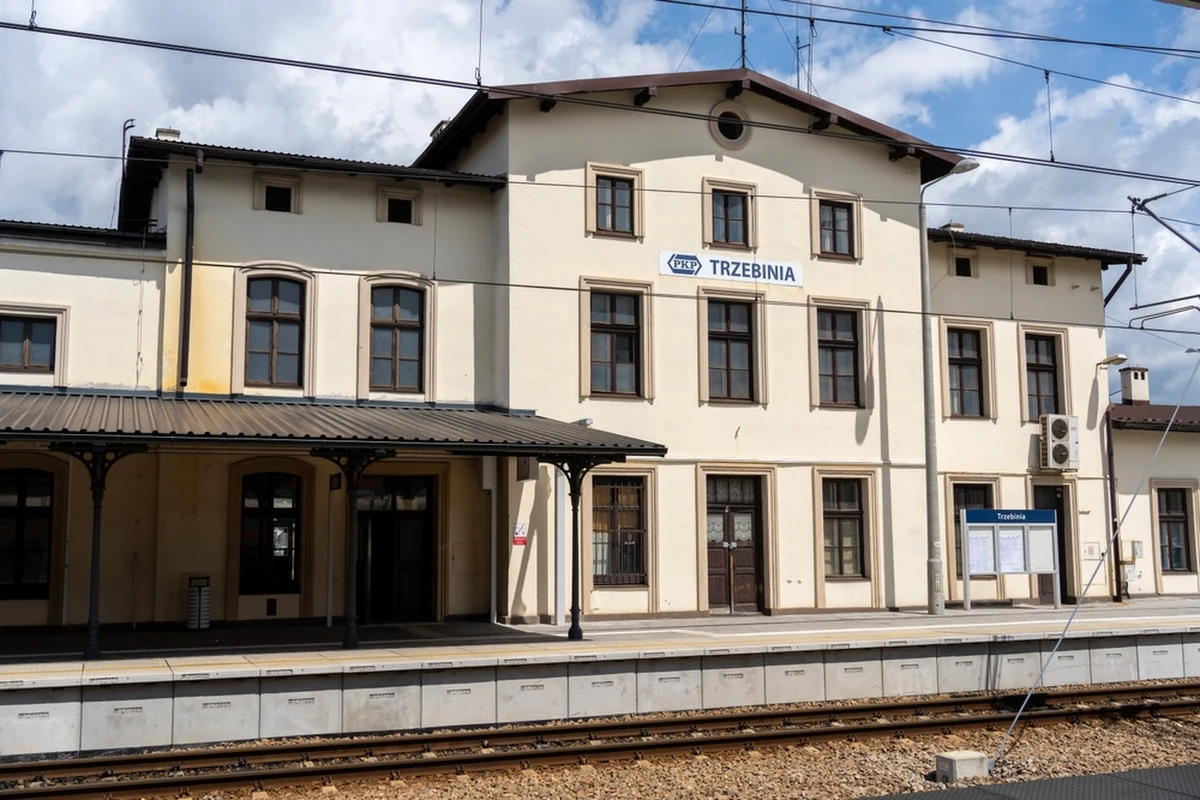 Dziś miało zakończyć się przepompowywanie ścieków do hermetycznego zbiornika retencyjnego na terenie zakładu Orlen Południe w Trzebini w Małopolsce. Od kilku tygodni mieszkańćy skarżyli się na drażniący odór.