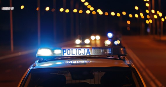 ​W wyniku dachowania samochodu osobowego między Laskowicami a Racławicami Śląskimi zginęły dwie osoby - poinformował dyżurny KW Państwowej Straży Pożarnej w Opolu.