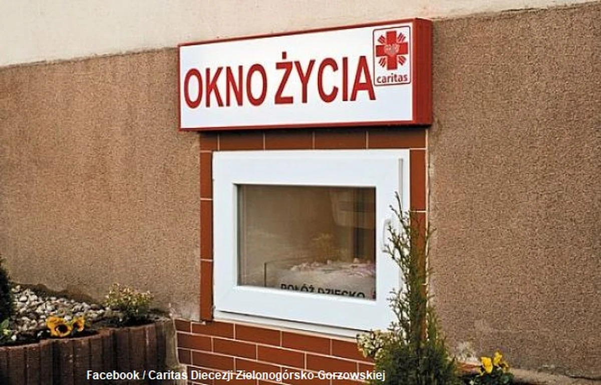 W "Oknie życia" prowadzonym przez Siostry Elżbietanki w Zielonej Górze pozostawiono miesięcznego chłopca. Jak poinformował Caritas Diecezji Zielonogórsko-Gorzowskiej, "zgodnie z procedurami chłopiec trafi do szpitala, potem do pogotowia rodzinnego, gdzie rozpocznie się proces adopcyjny".