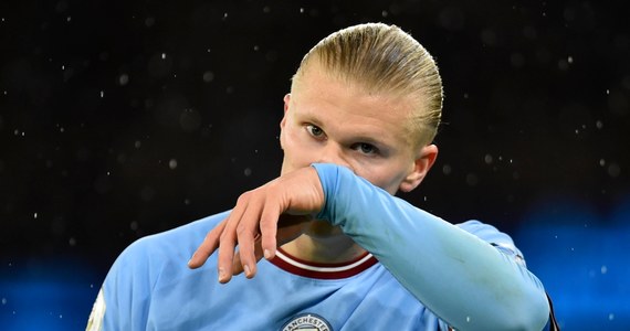 Erling Haaland budzi prawdziwy strach w obrońcach klubów Premier League. Norweg do angielskiego futbolu wszedł bez jakichkolwiek kompleksów i fani na Wyspach zastanawiają się, czy uda mu się pobić rekord Premier League w liczbie bramek strzelonych w jednym sezonie. Od blisko 30 lat współdzielą go Alan Shearer i Andy Cole. 