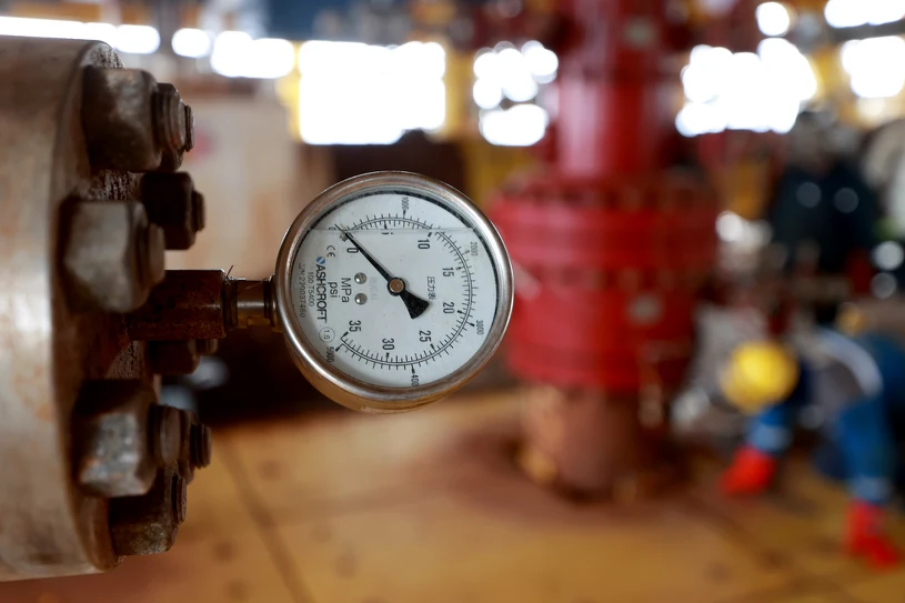 Cena gazu TTF blisko 53 euro/MWh, magazyny UE wypełnione w połowie