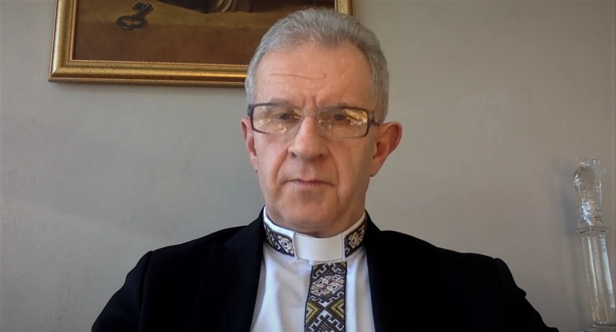 "Jeżeli chodzi o Benedykta, czyli ks. Josepha Ratzingera, jako naukowca, jako osobę, która kształtowała życie Kościoła przez długie dziesięciolecia, to jest wielki szacunek i wielki dar od Boga dla całego Kościoła, że mieliśmy takiego wielkiego teologa. Na dłuższą metę on będzie pięknym wzorem doskonałości naukowej, ale też i głębokiej wiary, którą on przejawiał. Jeżeli chodzi o posługę papieską, też bym wysoko ocenił to, co było zrobione i sposób, w jaki on odszedł. Nie czekał aż będzie zmęczony na tyle, żeby dynamika życia Kościoła umykała mu z rąk, ale w pewnym momencie podjął – mnie się wydaje – słuszną decyzję, rozumiejąc, że Kościół potrzebuje bardzo silnej dynamiki, bardzo prężnej działalności, a w starszym wieku, kiedy siły nie pozwalają, ciężko jest to wszystko zrobić" – mówił w Rozmowie w południe w RMF FM ks. prof. Bogdan Prach, rektor Ukraińskiego Uniwersytetu Katolickiego we Lwowie.