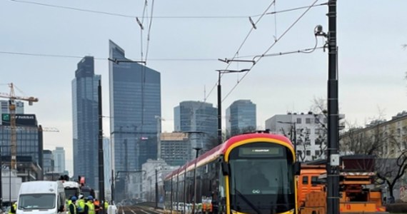 Zakończył się pierwszy etap budowy tramwaju na Kasprzaka. Od jutra będzie można pojechać linią 78 nowymi torami na wyremontowanym i odcinku na Kasprzaka od Skierniewickiej do Karolkowej.
