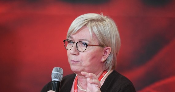 "Pełniona przeze mnie funkcja prezesa Trybunału Konstytucyjnego wygasa z końcem mojej kadencji sędziego TK" - oświadczyła prezes TK Julia Przyłębska w piśmie do sześciu sędziów Trybunału, którzy chcą wyboru nowego prezesa TK. "Pismo sędziów jest więc przedwczesne" – dodała. 