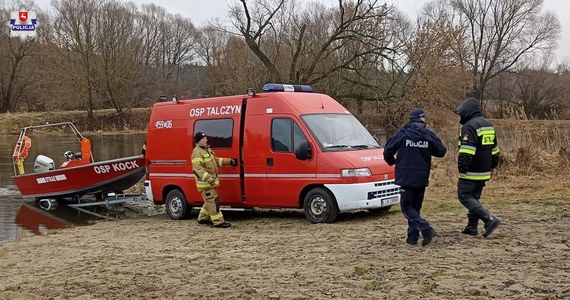 3 łodzie poszukiwawcze i 2 sonary wraz ze specjalistyczną grupą ratownictwa wodno-nurkowego PSP z Lublina i Warszawy, płetwonurkowie z SPKP KWP w Lublinie oraz strażacy PSP z Lubartowa i OSP z Kocka i Talczyna kolejny dzień poszukują zaginionej 36-latki z powiatu lubartowskiego.