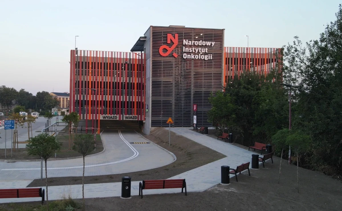 W Narodowym Instytucie Onkologii w Gliwicach powstała pierwsza w Polsce Poradnia Onkologiczna dla Młodych Dorosłych. Zapewnia opiekę pacjentom w wieku 18-39 lat, którzy zachorowali na nowotwór złośliwy przed ukończeniem 18. roku życia. 