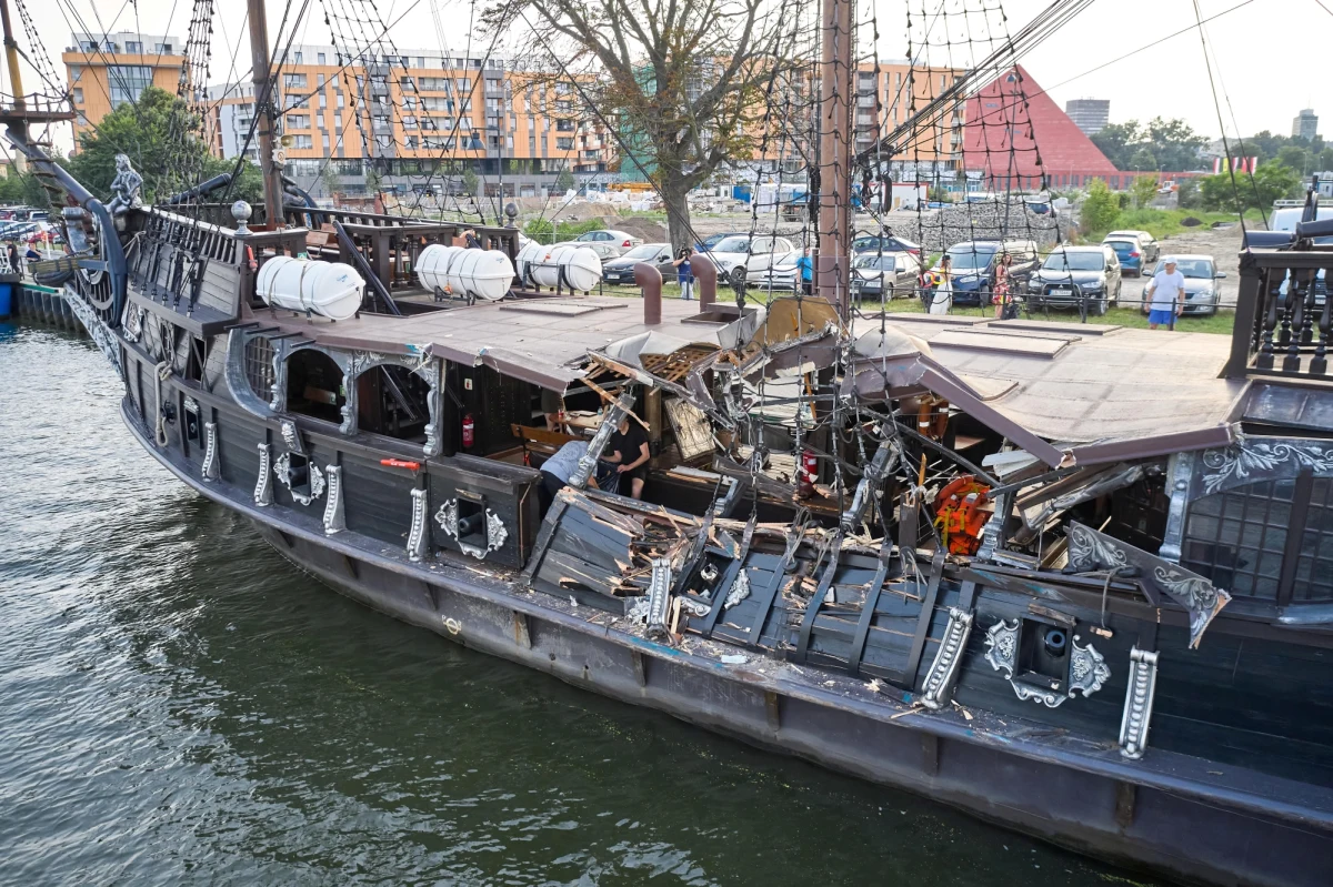 Do Sądu Rejonowego Gdańsk-Południe trafił akt oskarżenia wobec sternika statku "Czarna Perła", który w lipcu zderzył się z pogłębiarką na Motławie. Poszkodowane zostały cztery osoby. Szyper nie przyznał się do stawianych mu zarzutów. Grozi mu do 10 lat pozbawienia wolności.

