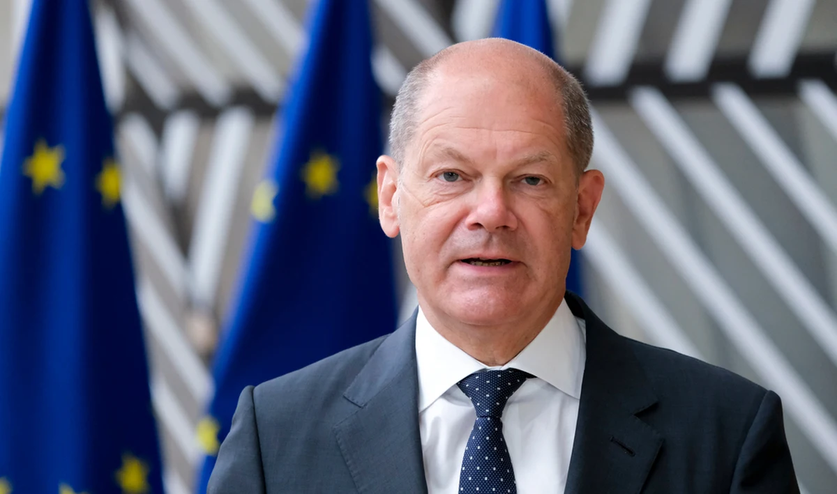 Niemcy są bliskie podjęcia decyzji o przekazaniu Ukrainie bojowych wozów piechoty, które pomogłyby w walce z siłami rosyjskimi - poinformował Bloomberg, powołując się na anonimowe źródła. Po tym, jak Francja zdecydowała się przekazać Ukraińcom opancerzone pojazdy kołowe AMX-10 RC, a Stany Zjednoczone rozważają wysłanie bojowych wozów piechoty Bradley, rośnie presja na kanclerza Niemiec Olafa Scholza, by postąpił podobnie do sojuszników.