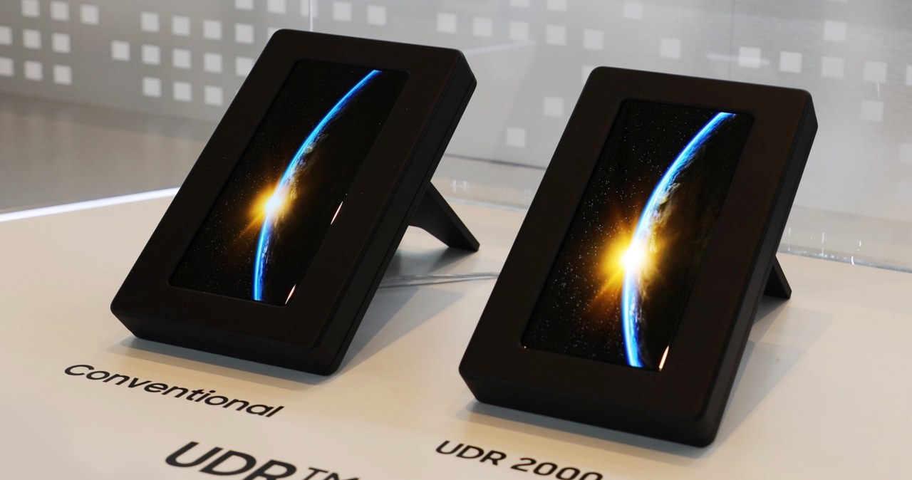 Samsung bije kolejny rekord. Na targach elektroniki użytkowej CES 2023 w Las Vegas, koncern zaprezentował nowe ekrany smartfonów, które idealnie działają w nawet mocnym oświetleniu.