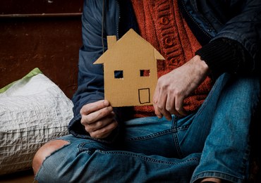 Namioty typu igloo na poznańskich ulicach. To awaryjne wsparcie dla bezdomnych