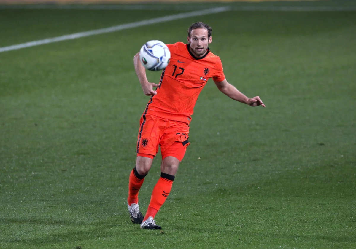 Holenderski piłkarz Daley Blind, który niedawno rozwiązał kontrakt z Ajaksem, został zawodnikiem Bayernu Monachium - potwierdził oficjalnie niemiecki klub.