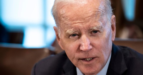 Prezydent USA Joe Biden ogłosił zmianę przepisów, które pozwolą na szybsze odsyłanie migrantów nielegalnie przekraczających granicę. Jednocześnie zapowiedział, że USA będą co miesiąc przyjmować 30 tys. osób ubiegających się o azyl z Wenezueli, Kuby, Nikaragui i Haiti.