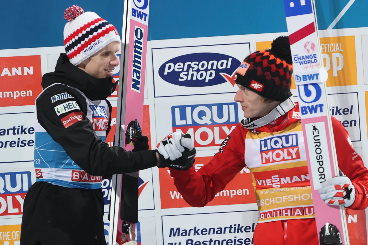 Lider Pucharu Świata Dawid Kubacki zajął drugie miejsce w klasyfikacji generalnej 71. Turnieju Czterech Skoczni! Zwycięzcą prestiżowych zawodów został Norweg Halvor Egner Granerud, który w wielkim stylu wygrał finałowy konkurs w Bischofshofen. Kubacki był trzeci. Drugie miejsce w konkursie i trzecie w turnieju zajął Słoweniec Anże Lanisek.