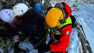 Utknęli w Tatrach. Z pomocą ruszył TOPR z dronem