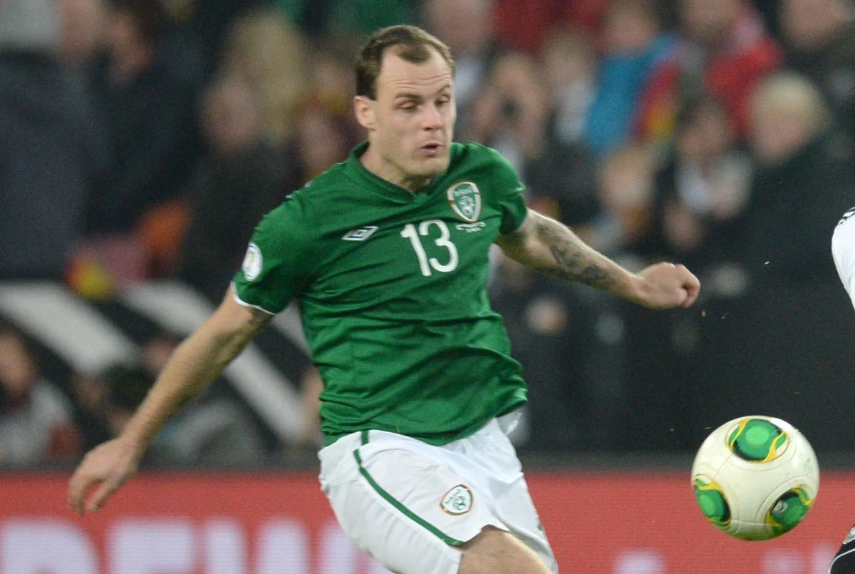 Irlandzka policja aresztowała w Dublinie byłego piłkarza reprezentacji Irlandii, Sunderlandu i Celticu Glasgow Anthony'ego Stokesa i jego znajomego. Obu zatrzymano po pościgu, a w ich aucie znaleziono narkotyki - donosi "Irish Mirror".