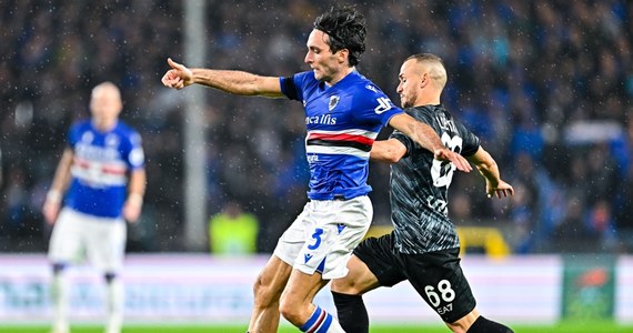 Po środowej porażce z Interem Mediolan 0:1 - pierwszej w tym sezonie piłkarskiej ekstraklasy Włoch - Napoli pokonało w niedzielę Genui Sampdorię 2:0 w 17. kolejce. Ekipa, w której od 62. minuty grał Piotr Zieliński, pewnie prowadzi w tabeli.