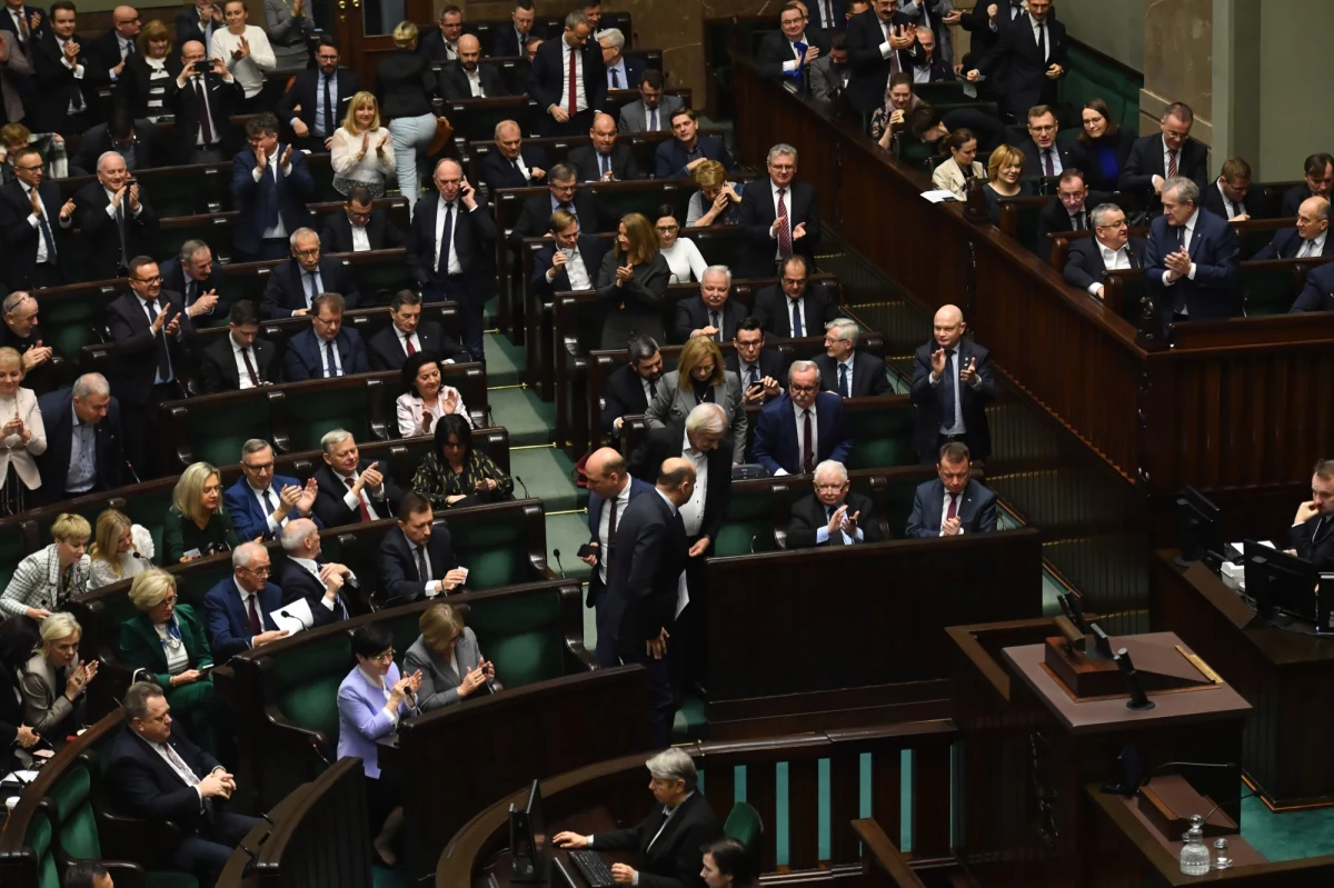 Sejm na najbliższym posiedzeniu, 11-13 stycznia, ma przeprowadzić pierwsze czytanie projektu nowelizacji ustawy o Sądzie Najwyższym. Posłowie mają też pracować nad projektem o komisji ds. badania wpływów rosyjskich - wynika ze wstępnego harmonogramu obrad. 