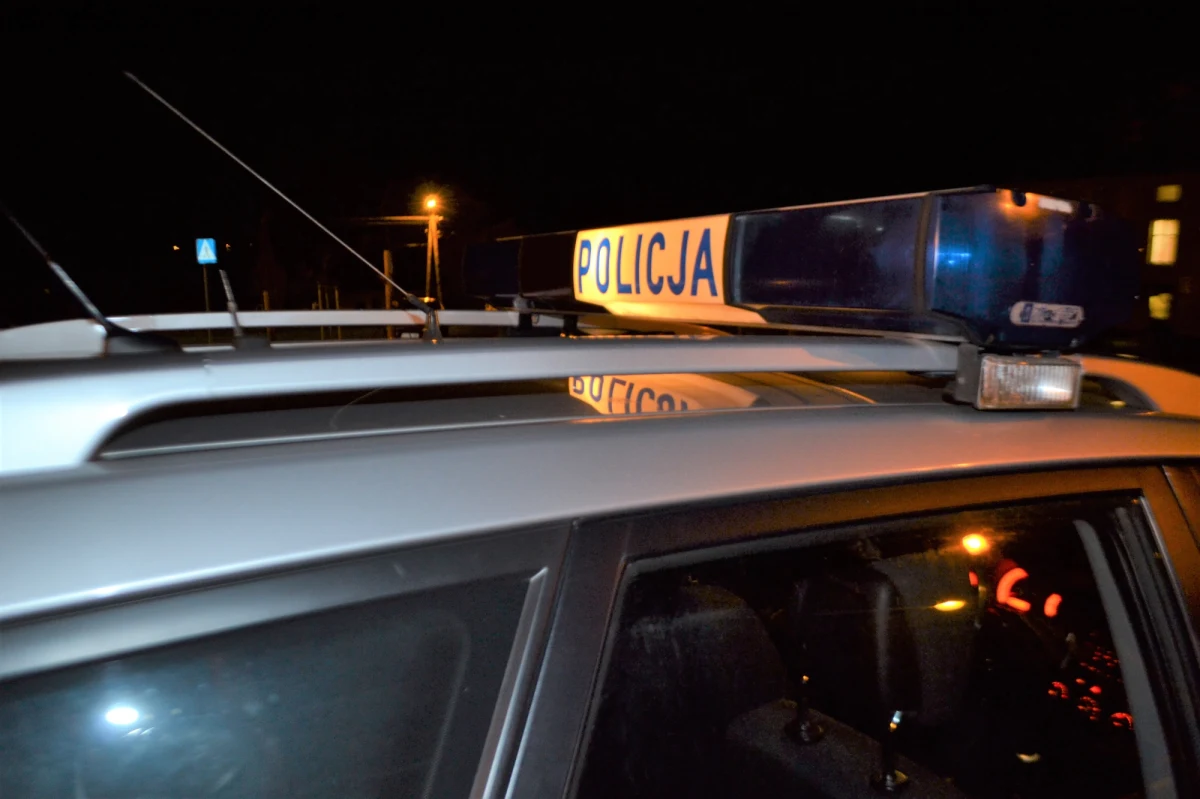 76-latek z Oświęcimia w stanie wychłodzenia organizmu trafił do szpitala. Przemoczonego i zziębniętego mężczyznę skulonego obok drogi mimo zapadającego zmroku i padającego deszczu dostrzegły dwie kobiety jadące ulicą Legionów. Dzięki ich reakcji mężczyzna został uratowany.

