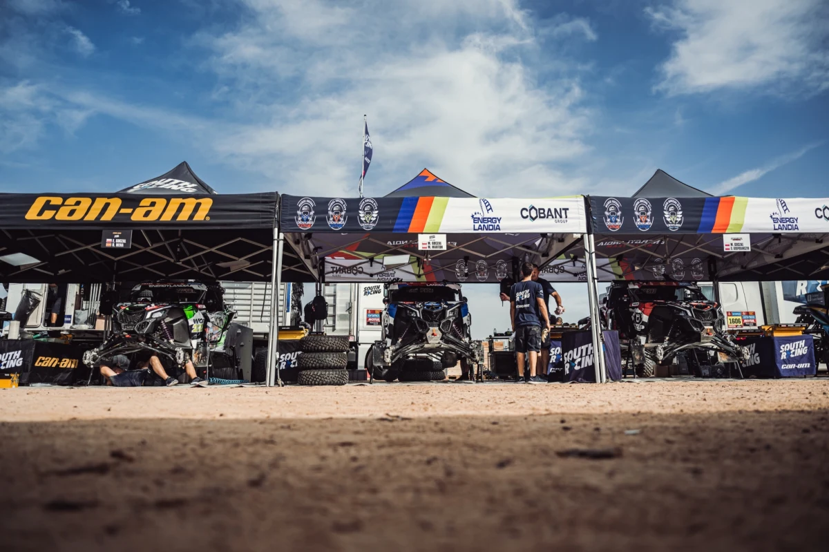 W poniedziałek załogi startujące w Rajdzie Dakar mają długo wyczekiwany dzień przerwy.	Dwie załogi Energylandia Rally Team zakończyły pierwszy tydzień imprezy na podium w klasyfikacji generalnej kategorii SSV. Na załogi czekał dziś pyszny, wymarzony polski obiad.