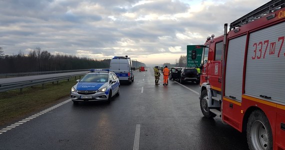 Prokuratura Rejonowa w Przysusze wszczęła śledztwo w sprawie śmiertelnego potrącenia pieszego na S7 w pow. radomskim (Mazowieckie). „Mężczyzna siedział na ruchliwej trasie” – informuje rzeczniczka Prokuratury Okręgowej w Radomiu Agnieszka Borkowska.