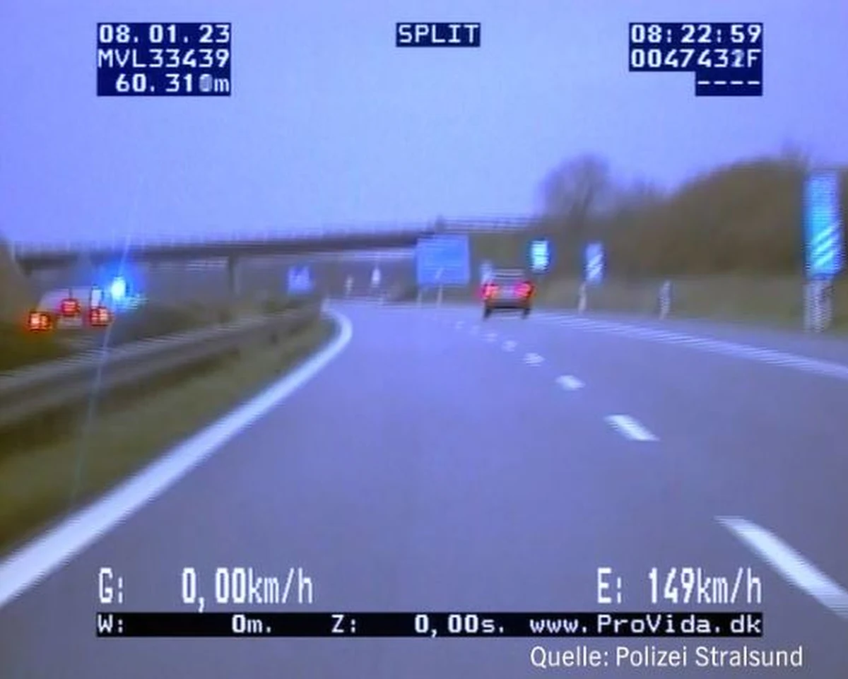 Kierowca Kii pędził pod prąd autostradą nr 20 w Niemczech przez 100 km. Momentami miał na liczniku nawet 210 km/h. Policja próbowała zatrzymać szaleńca, ale ten ignorował wszelkie sygnały. Został zatrzymany dopiero, kiedy funkcjonariusze rozłożyli kolczatkę. Wtedy okazało się, że za kierownicą siedziała kobieta - Polka w wieku 37 lat.