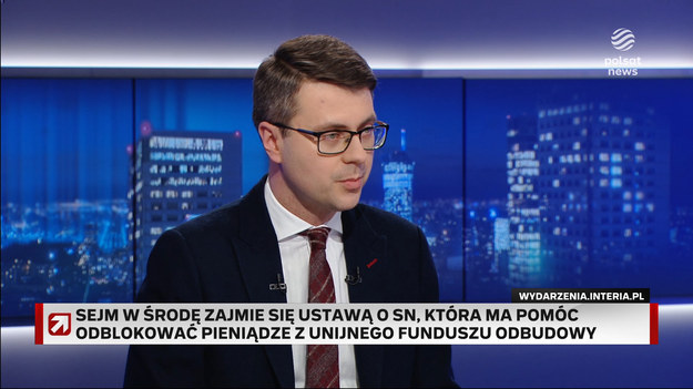 - Ewentualne głębokie zmiany mogą być wymówką dla KE, w kontekście dalszych kroków - powiedział rzecznik rządu Piotr Müller w rozmowie z Bogdanem Rymanowskim, mówiąc o przedłożonej w grudniu ustawie o sądach.W programie "Gość Wydarzeń" również dodał, że "nie raz już przekonaliśmy się, że takich wymówek szukają nasi polityczni przeciwnicy w Brukseli".