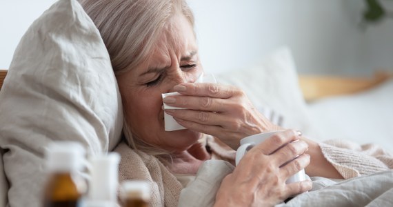 Siedem osób zmarło w Polsce z powodu grypy w pierwszym tygodniu stycznia. Tak wynika z najnowszych danych Państwowego Zakładu Higieny. 